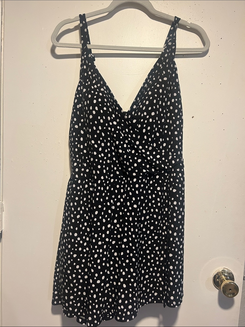Black and White Polka Dot V-Neck Bathing Suit
